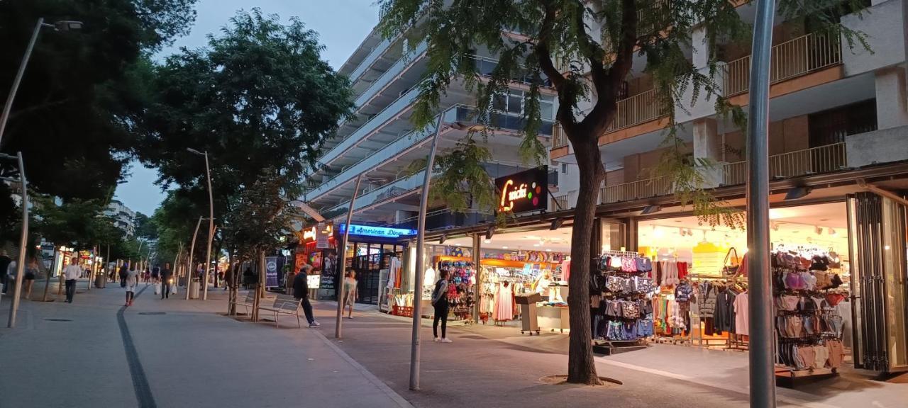 Chez Chantal 3 Chambres Au Centre Touristique De Salou Avec Garage Bagian luar foto