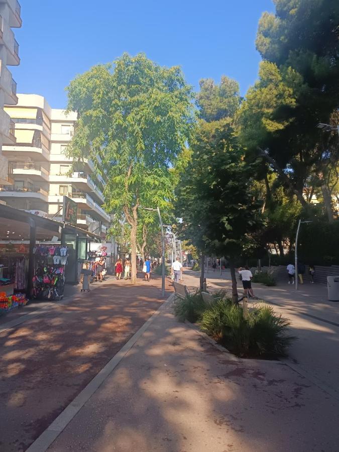 Chez Chantal 3 Chambres Au Centre Touristique De Salou Avec Garage Bagian luar foto
