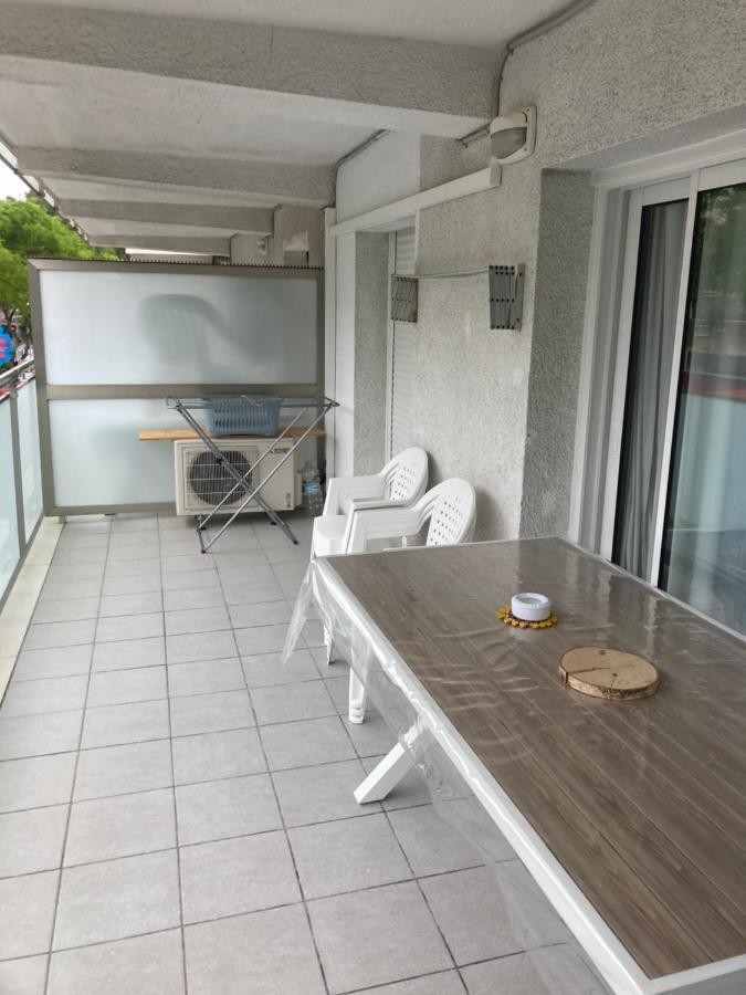 Chez Chantal 3 Chambres Au Centre Touristique De Salou Avec Garage Bagian luar foto